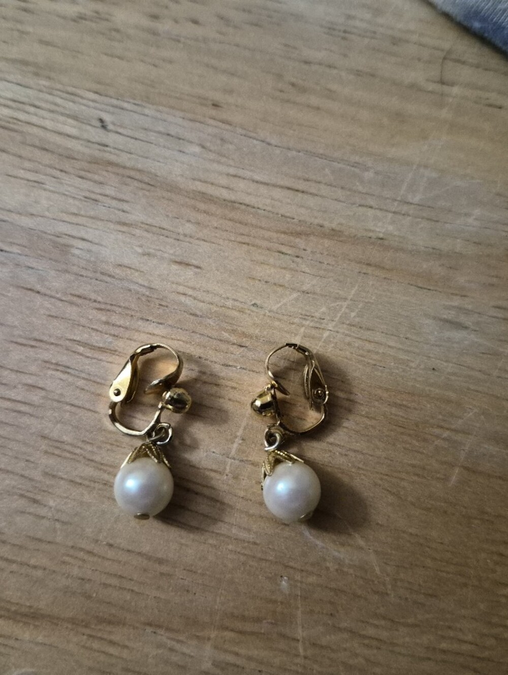 Vintage Gold Tone Faux Pearl Clip On Earrings